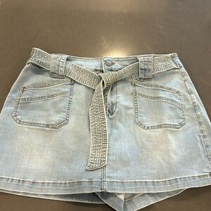 Jean skort